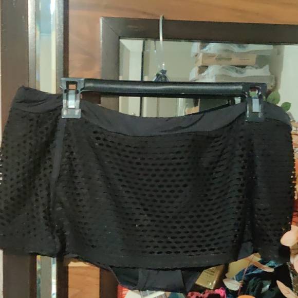 KENNETH  COLE SWIM BLACK SKIRT VERTICAL{ LINES XL - Picture 1 of 8